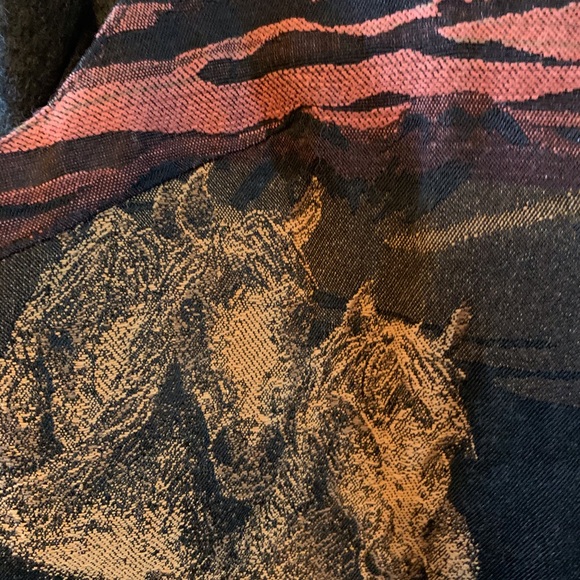 Vest - Picture 3 of 4